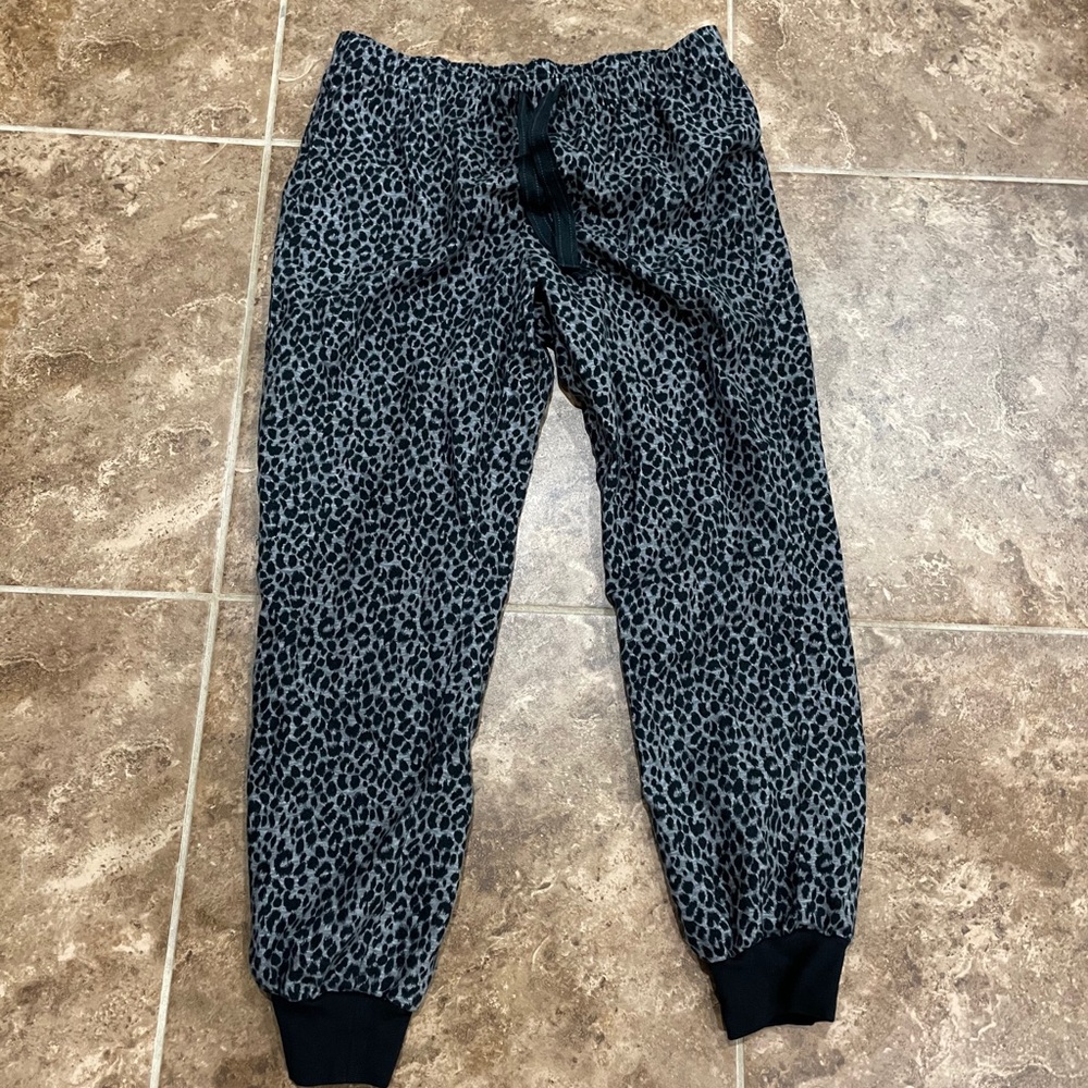 Old Navy Cheetah Print Flannel Joggers